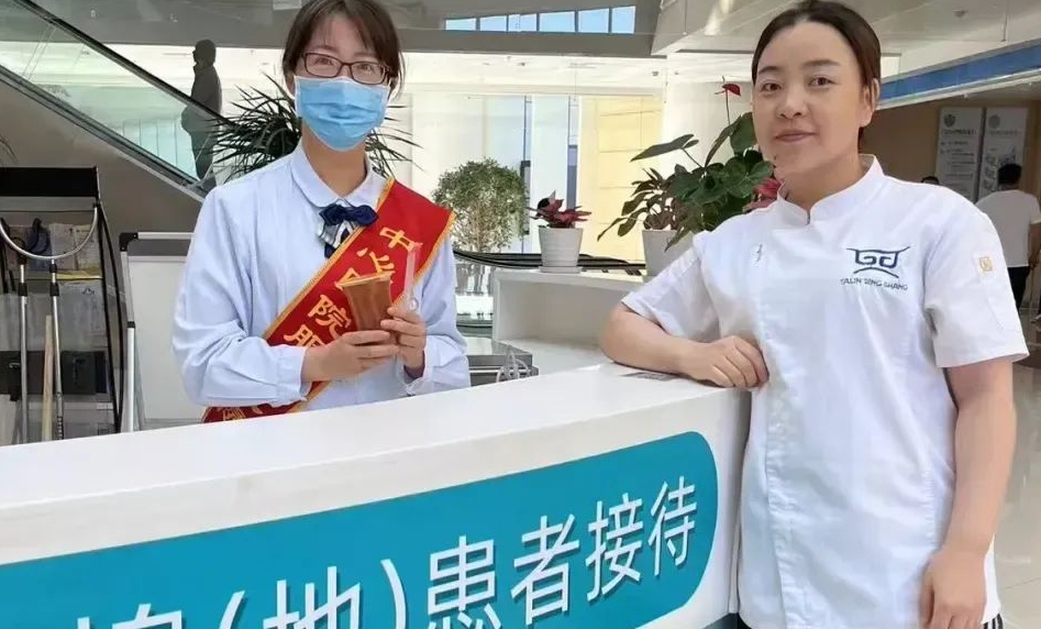 高溫送清涼，關(guān)愛(ài)暖人心——塔林鼎尚餐飲集團(tuán)克市中心醫(yī)院項(xiàng)目部為護(hù)士們送上夏日清涼