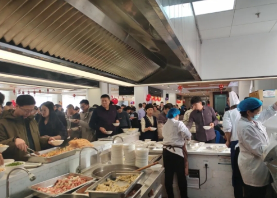 “兩載香韻，餐暖人心”——塔林鼎尚餐飲烏市二分公司項(xiàng)目部慶典活動(dòng)圓滿舉行